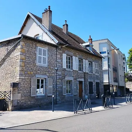 Les Glycines, Un Air De Campagne A La Ville Besancon Exterior photo